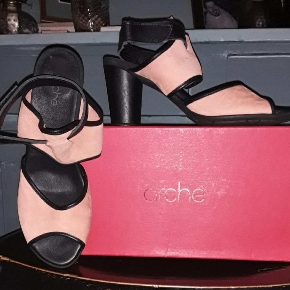 Brand new Arche coral suede